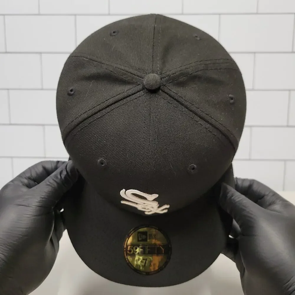 New Era Chicago White Sox 59FIFTY Fitted Hat 7 3/8 Black Plain Logo MLB